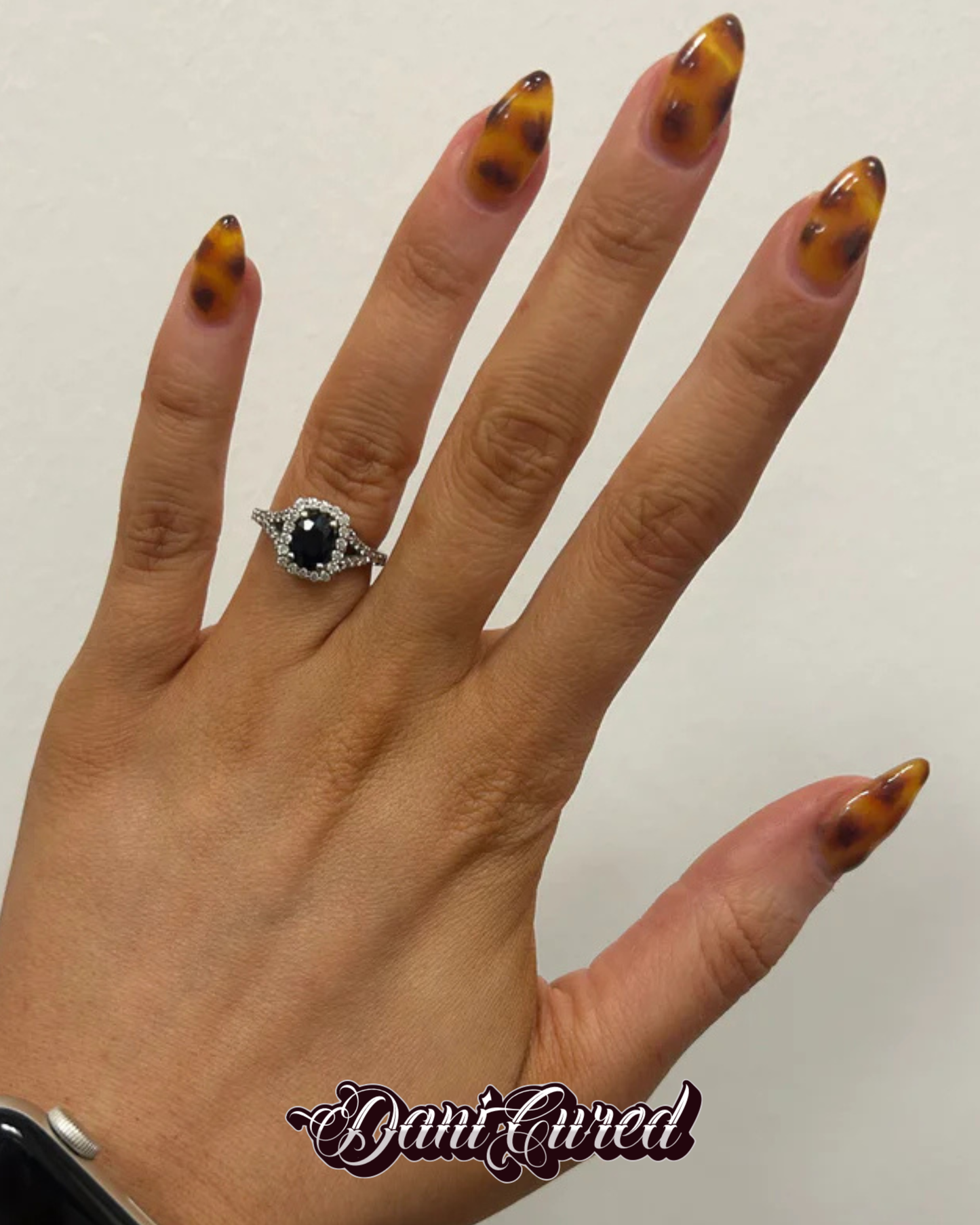 Tort-ally Trendy Press-On Nails